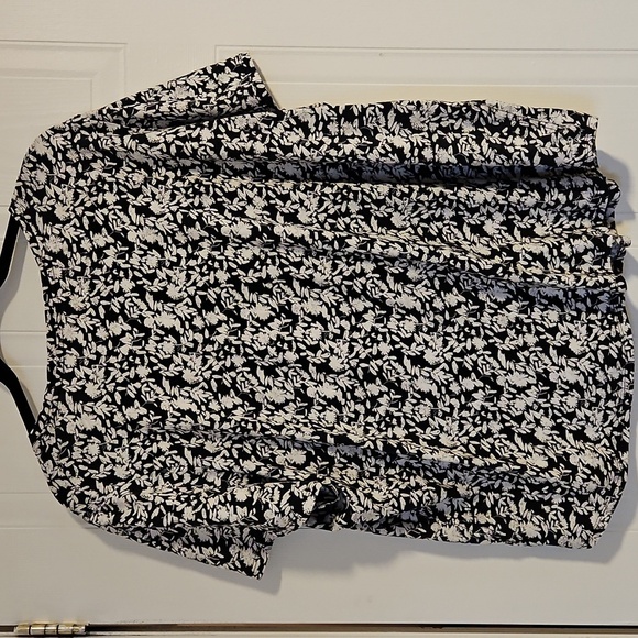 Womens 2X Plus Size Cotton Shirt White Black Floral Print Short Sleeve - Picture 3 of 3